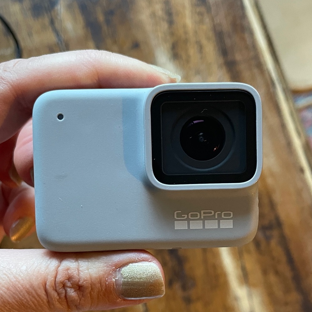 GoPro Hero7 White Action Camera Set - Picture 2 of 7